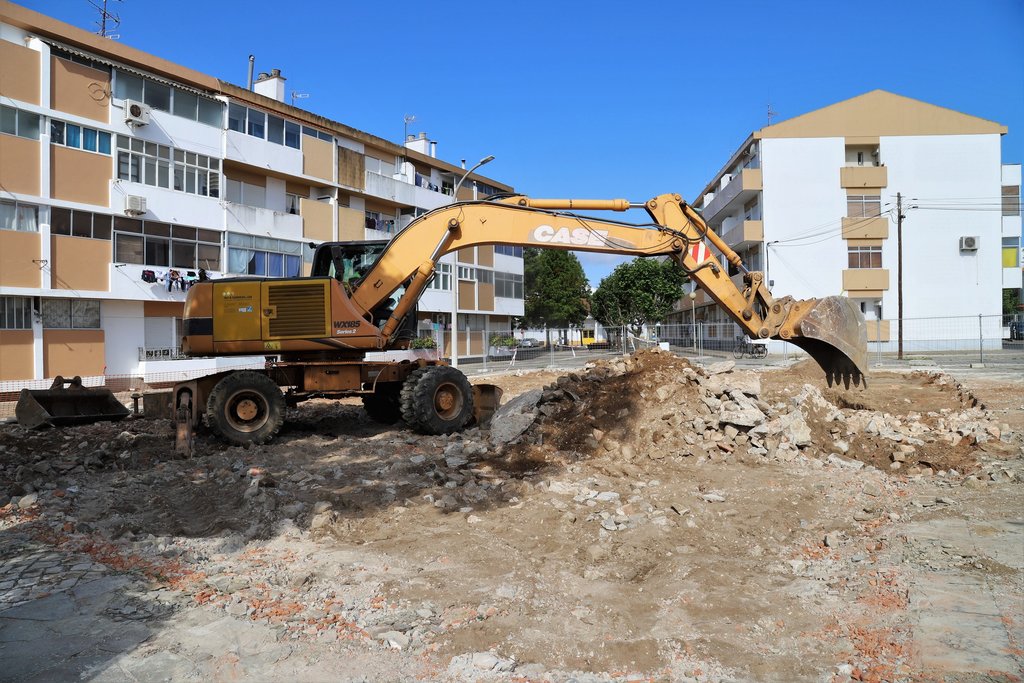 Já arrancaram as obras de construção do novo Polidesportivo do Largo Zeca Afonso